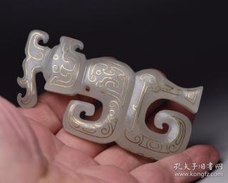 和田玉镶嵌兽 规格: 8.1×4.1×1