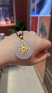 周生生足金镶嵌和田玉项链 宫廷御用花丝技