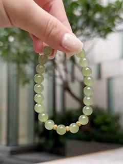 青玉圆珠手串为什么适合日常佩戴?天然和田玉的温润属性解析✨