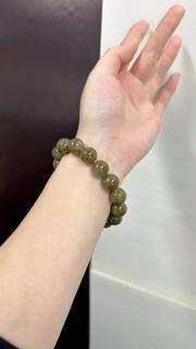 和田玉糖玉手串:时尚与品味的完美结合