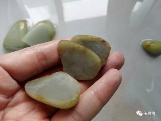 选块"和田玉原石",切开看看