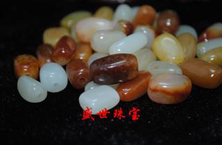 【盛世珠宝 正品新疆和田玉青白玉玉石带皮籽料椭圆形散珠子a货小号】